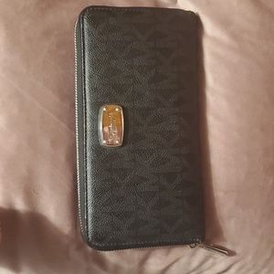 Michael Michael Kors Wallet